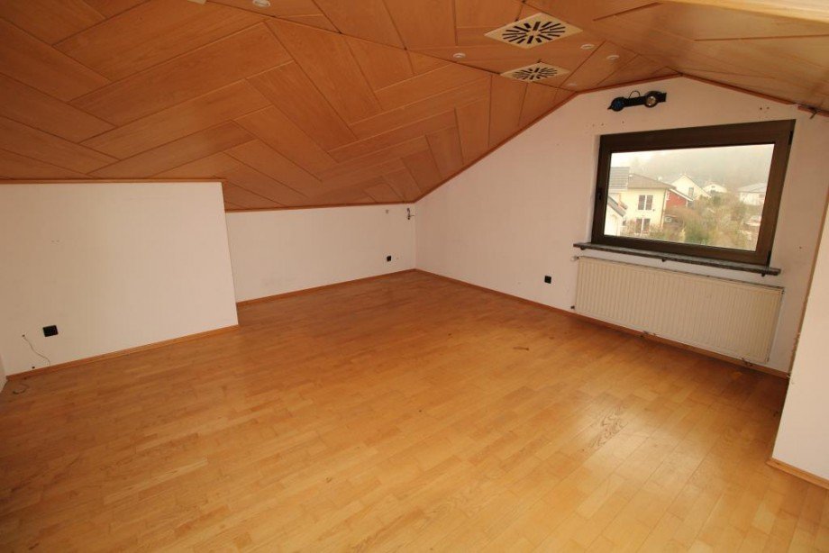 Zimmer DG Einfamilienhaus Aach
