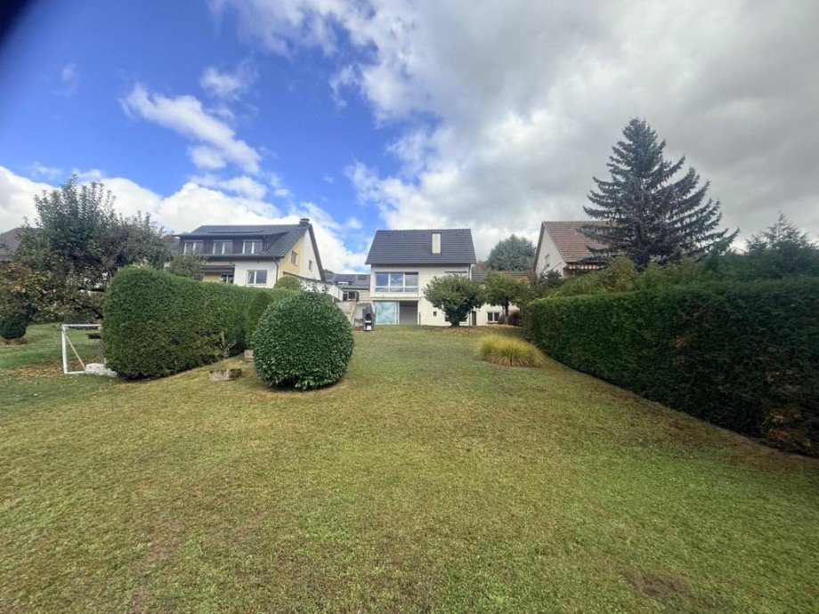 Gartenansicht mit Haus Einfamilienhaus Gailingen