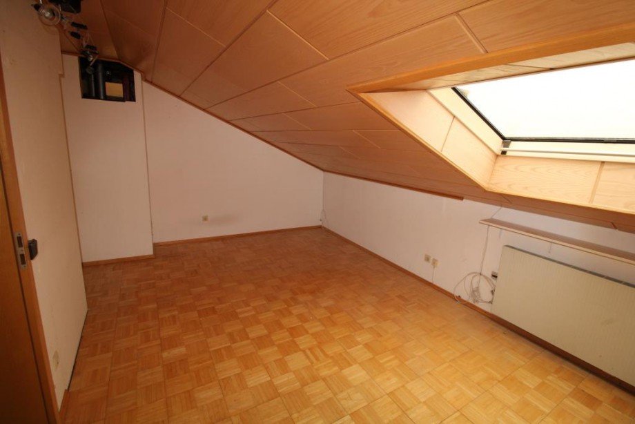 Zimmer DG Einfamilienhaus Aach