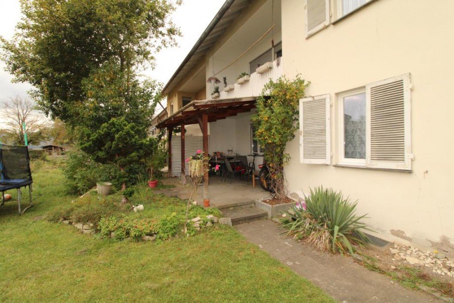 �berdachte Terasse Mehrfamilienhaus Gottmadingen