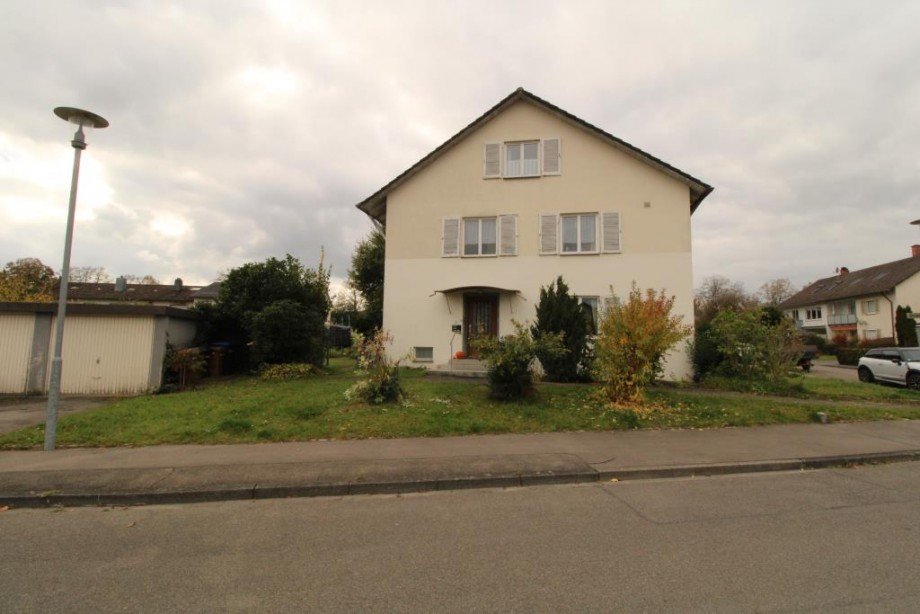 Aussenansicht mit Eingang Mehrfamilienhaus Gottmadingen