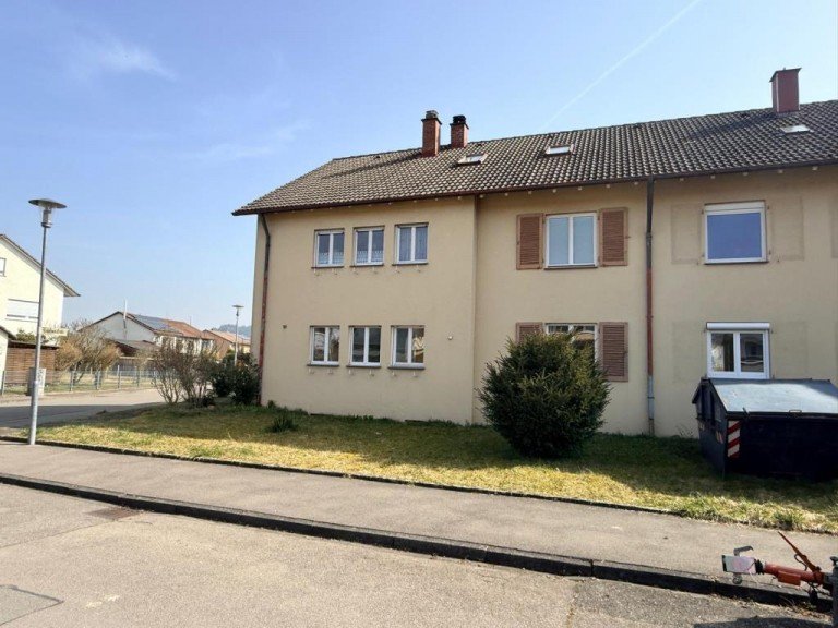 Aussenansicht Gottmadingen Mehrfamilienhaus MFH mit zwei Wohnungen und Garten / unvermietet